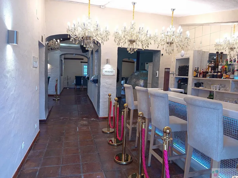 For sale of premises in Estepona, El Paraiso Barronal