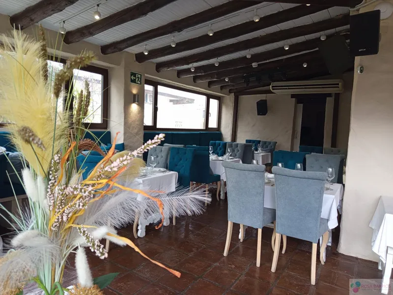 For sale of premises in Estepona, El Paraiso Barronal