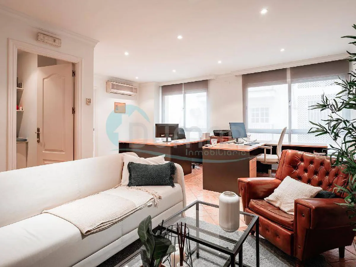Se vende Amplia oficina en San Pedro | 295.000 €, 107 m²