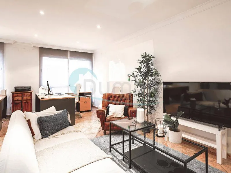 Se vende Amplia oficina en San Pedro | 295.000 €, 107 m²