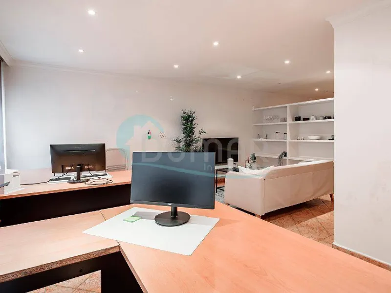 Se vende Amplia oficina en San Pedro | 295.000 €, 107 m²