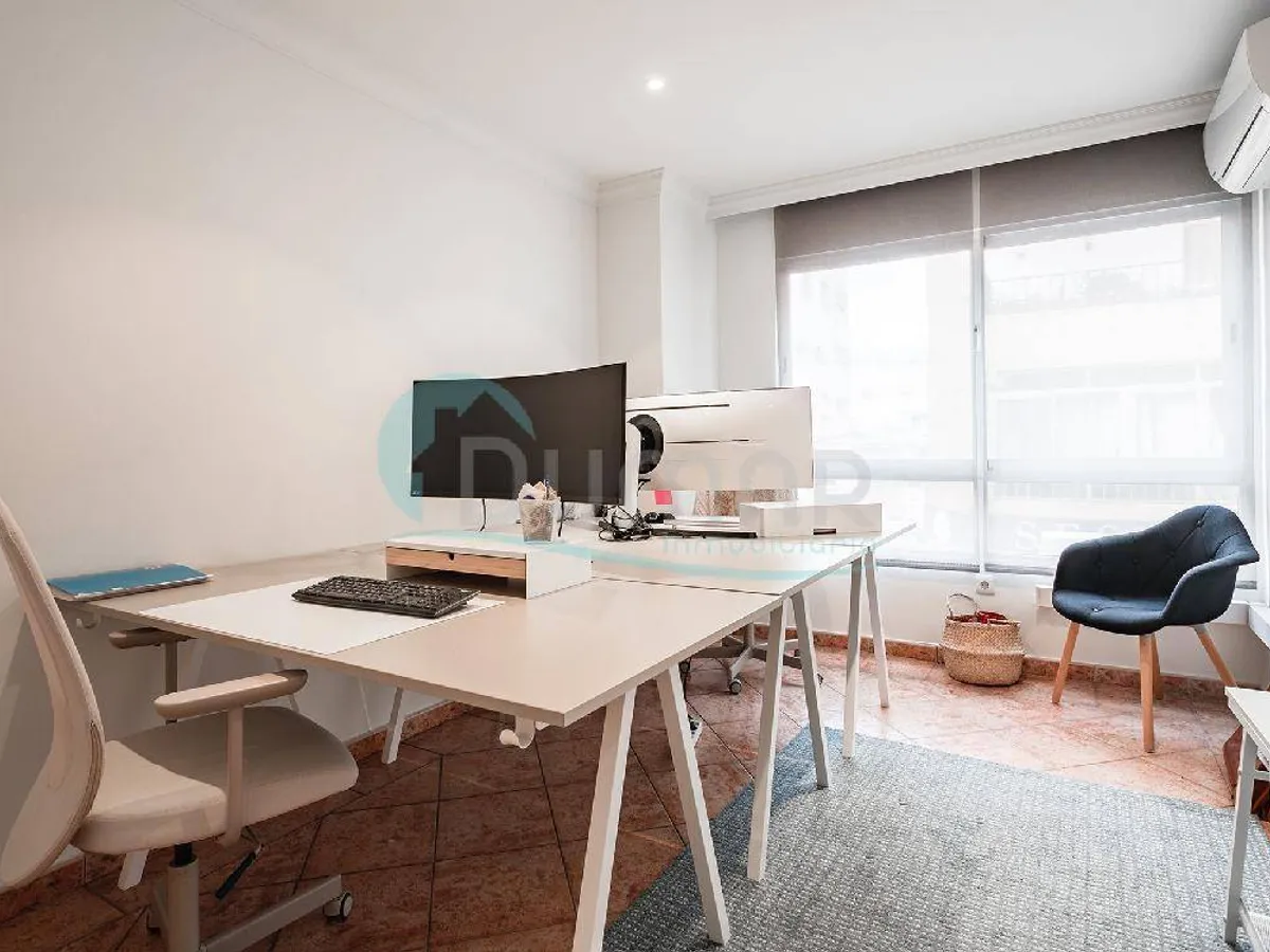 Se vende Amplia oficina en San Pedro | 295.000 €, 107 m²