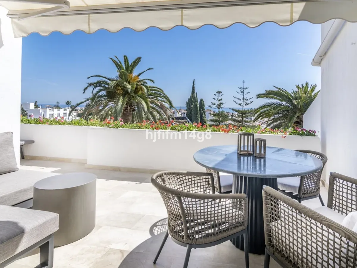 2 Bedroom Apartment For SaleNueva Andalucía