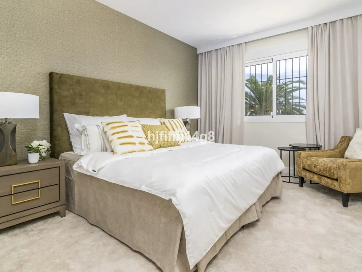 2 Bedroom Apartment For SaleNueva Andalucía