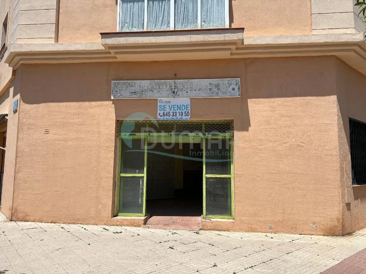 LOCAL EN ESQUINA UBICACIÓN MUY VISIBLE | 260.000 €, 71 m²