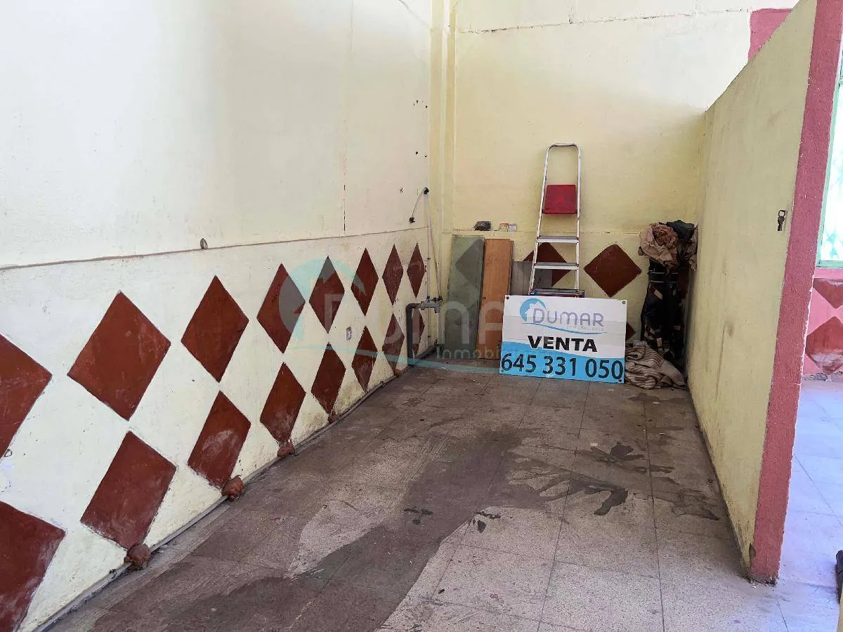 LOCAL EN ESQUINA UBICACIÓN MUY VISIBLE | 260.000 €, 71 m²