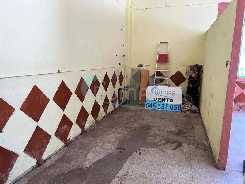 LOCAL EN ESQUINA UBICACIÓN MUY VISIBLE | 260.000 €, 71 m²