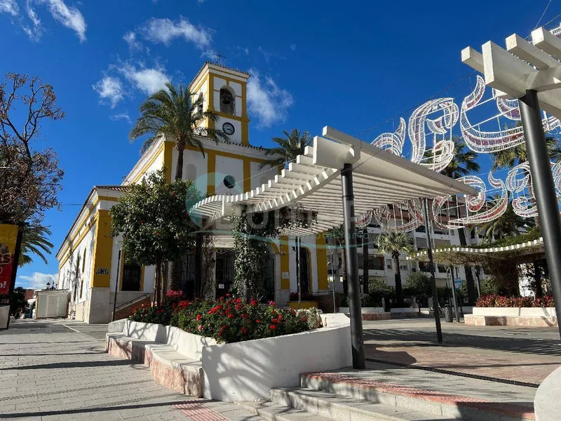 LOCAL EN ESQUINA UBICACIÓN MUY VISIBLE | 260.000 €, 71 m²