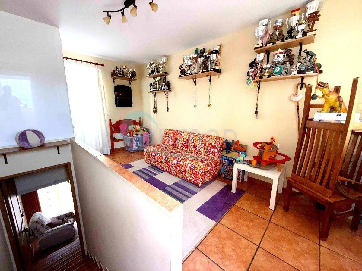 Villa independiente con 3.000 m², piscina y garaje 6–8 coches – San Pedro Alcántara | 1.500.000 €, 340 m²