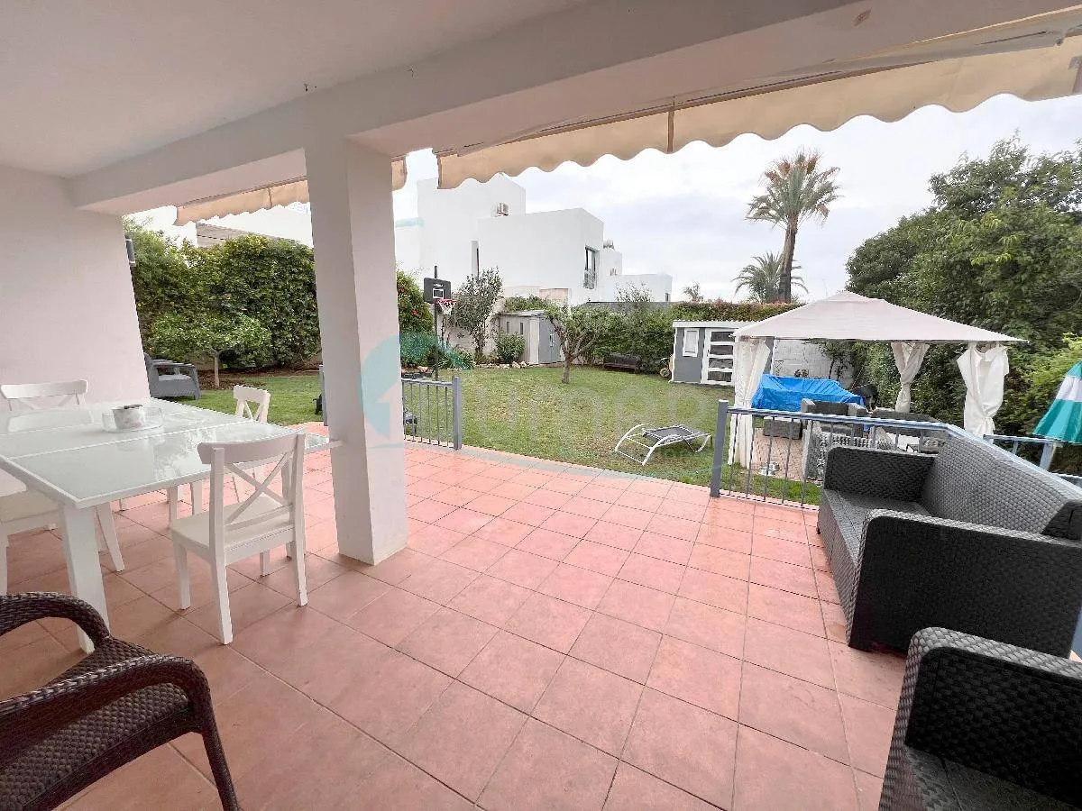 **¡Coqueto Chalet Independiente Cerca de Playas y Campo de Golf en Guadalmina Baja! | 950.000 €, 146 m²