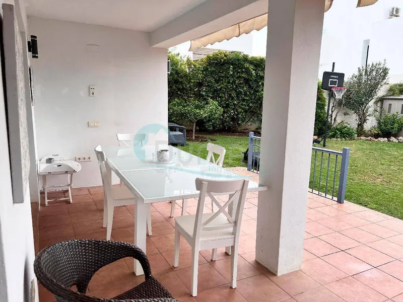 **¡Coqueto Chalet Independiente Cerca de Playas y Campo de Golf en Guadalmina Baja! | 950.000 €, 146 m²