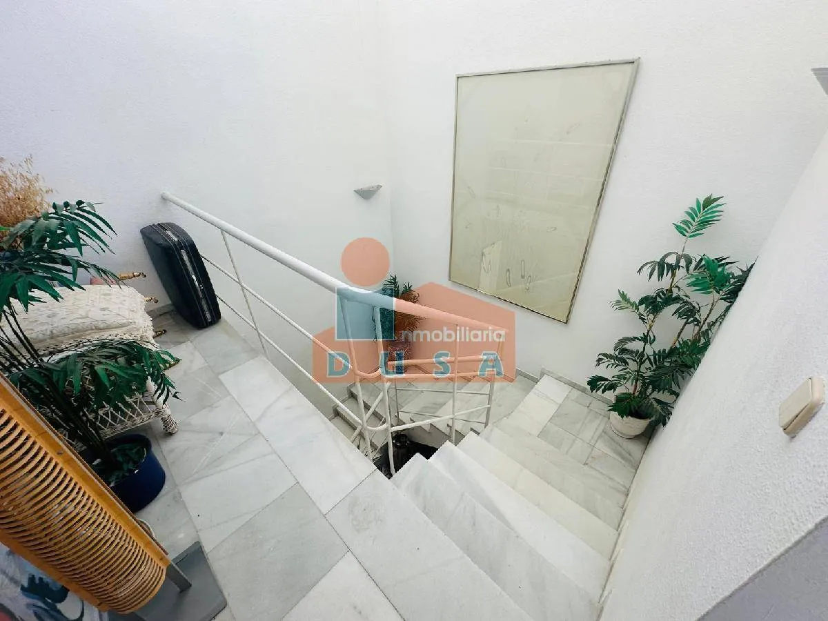 VILLA INDEPENDIENTE CON MUCHAS OPCIONES | 1.600.000 €, 450 m²