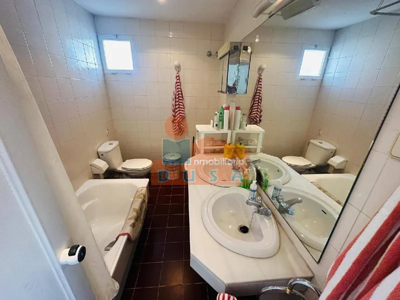 VILLA INDEPENDIENTE CON MUCHAS OPCIONES | 1.600.000 €, 450 m²