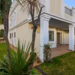 Modern design townhouse with sea views in Aloha, Marbella 10