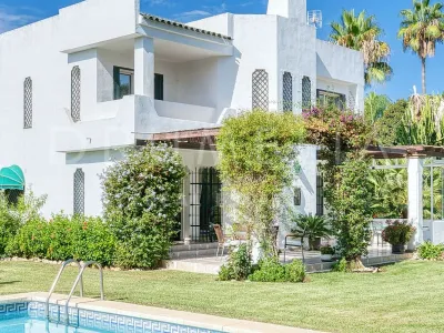 Private villa with golf views in Los Naranjos Golf, Nueva Andalucía