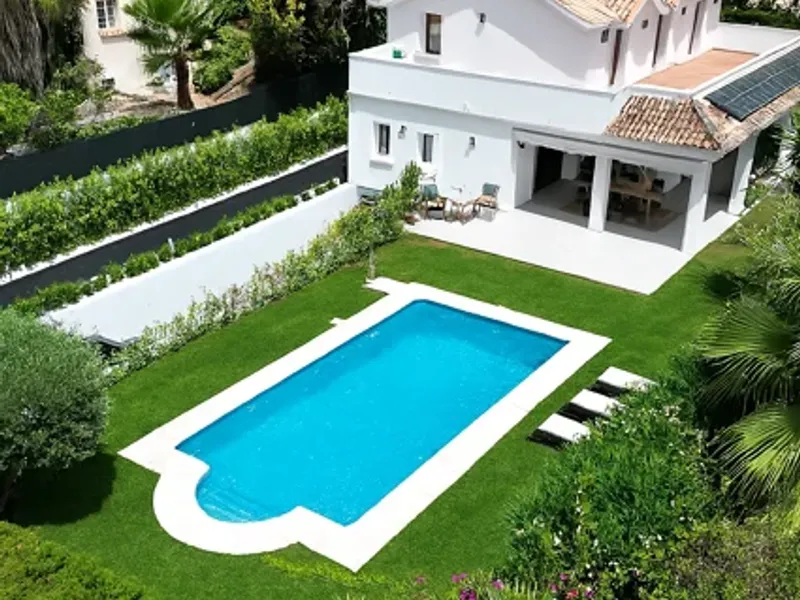 Private villa with golf views in Los Naranjos Golf, Nueva Andalucía