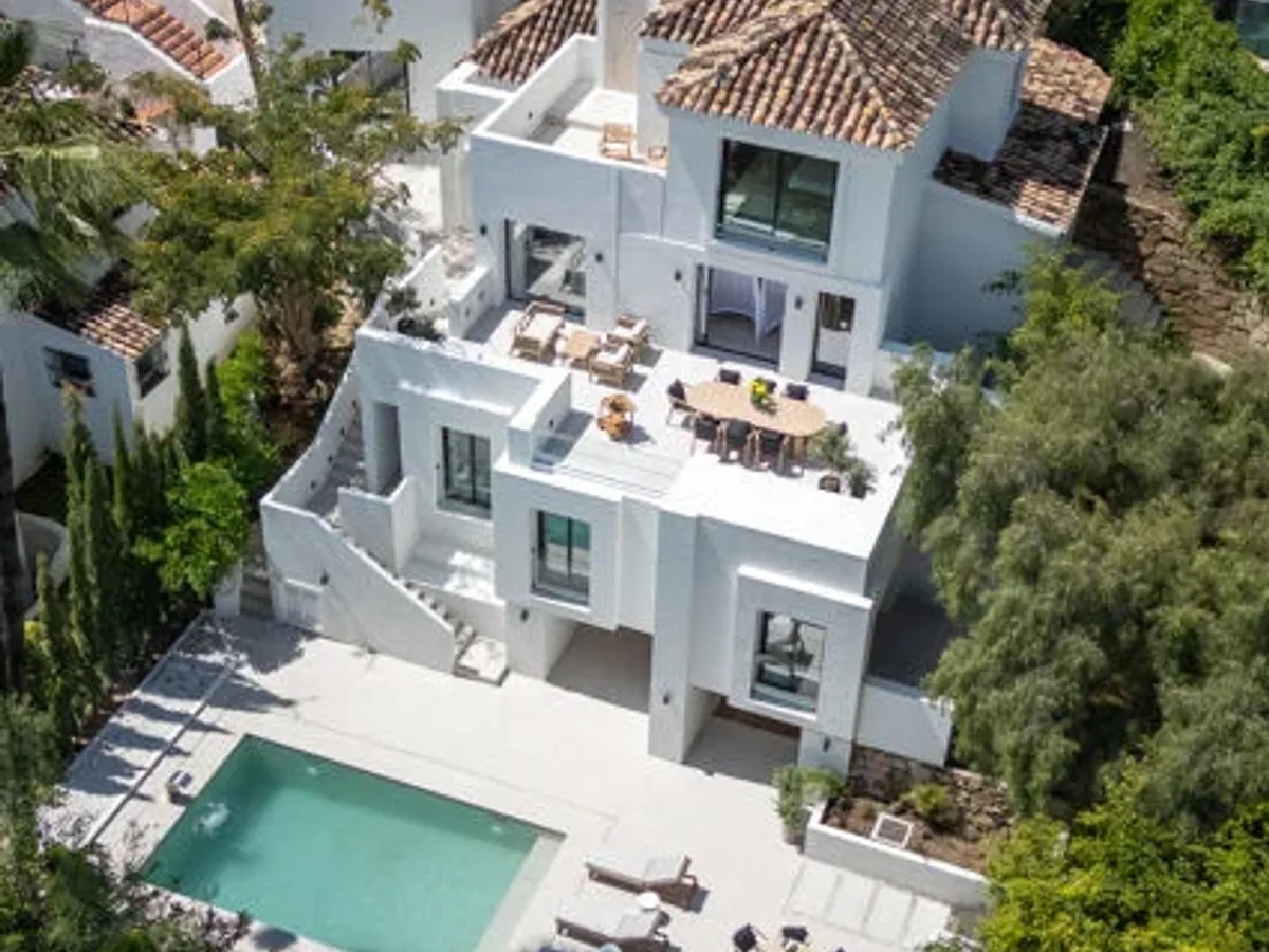 Private villa with golf views in Los Naranjos Golf, Nueva Andalucía