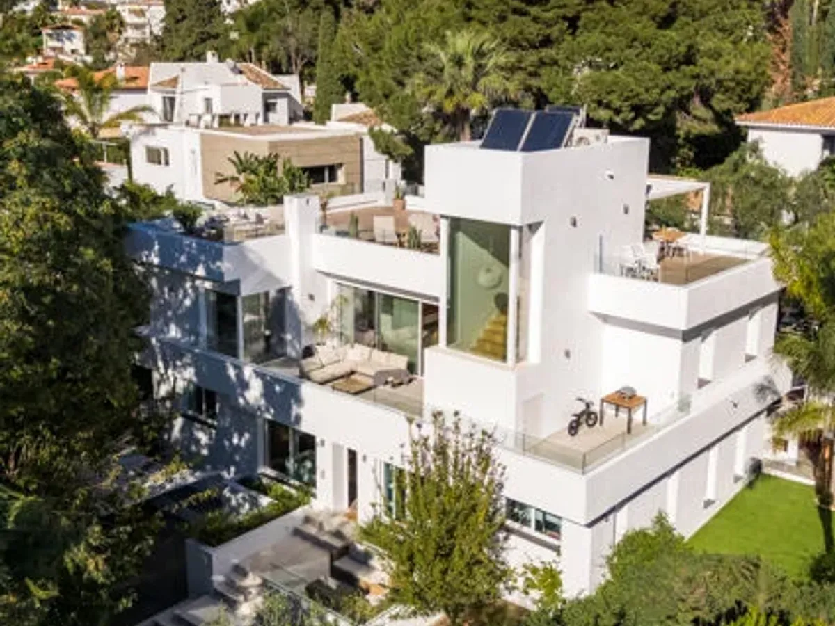 Private villa with golf views in Los Naranjos Golf, Nueva Andalucía