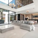 Private villa with golf views in Los Naranjos Golf, Nueva Andalucía 11