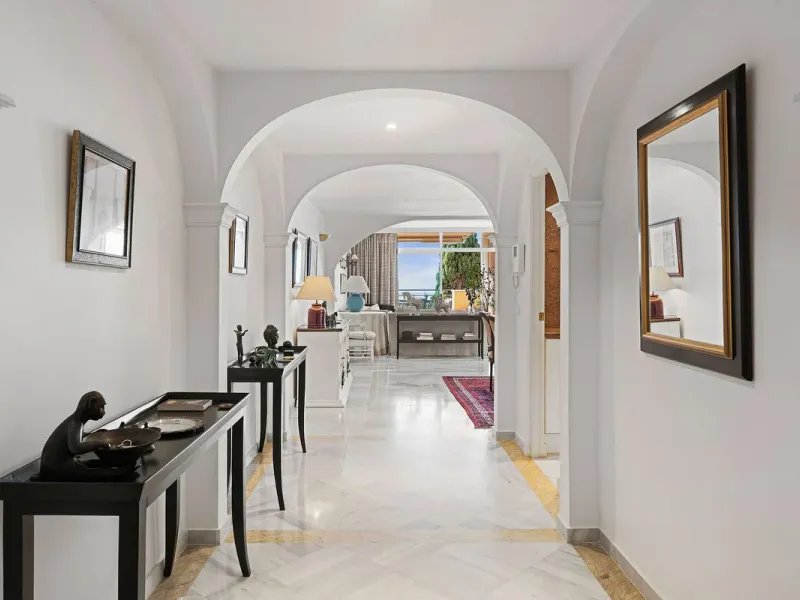 2 Bedroom Apartment For SaleNueva Andalucía