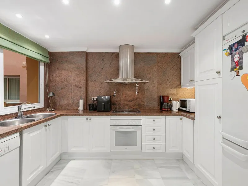 2 Bedroom Apartment For SaleNueva Andalucía