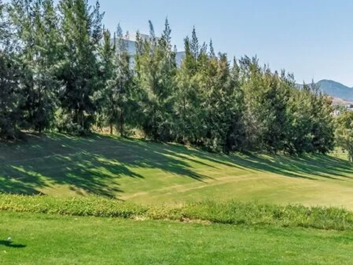 Semi-detached villa with panoramic rooftop in Nueva Andalucía