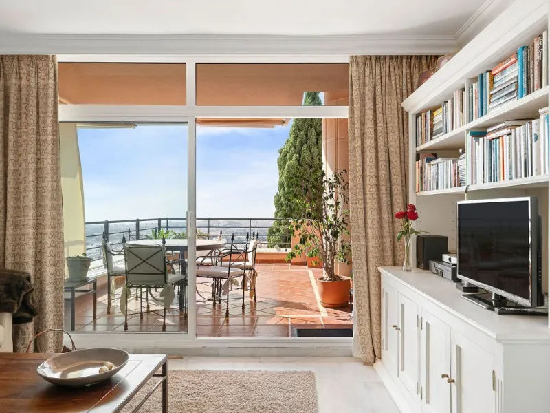 2 Bedroom Apartment For SaleNueva Andalucía