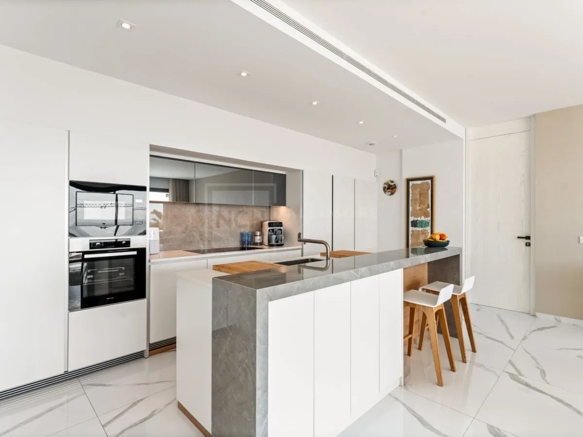 Panoramic Sea And Mountain View Apartment With Vast Terrace In Benahavís