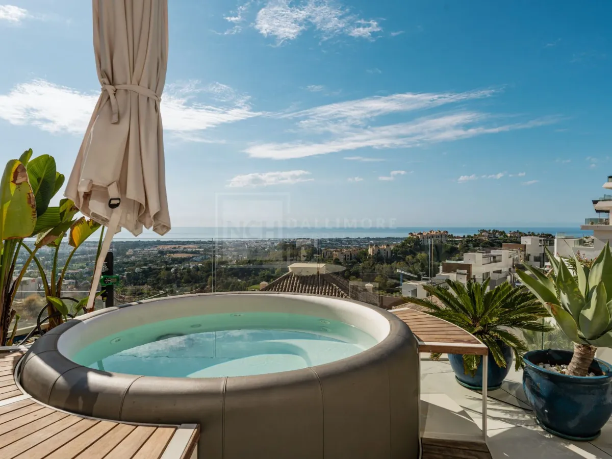 Panoramic Sea And Mountain View Apartment With Vast Terrace In Benahavís