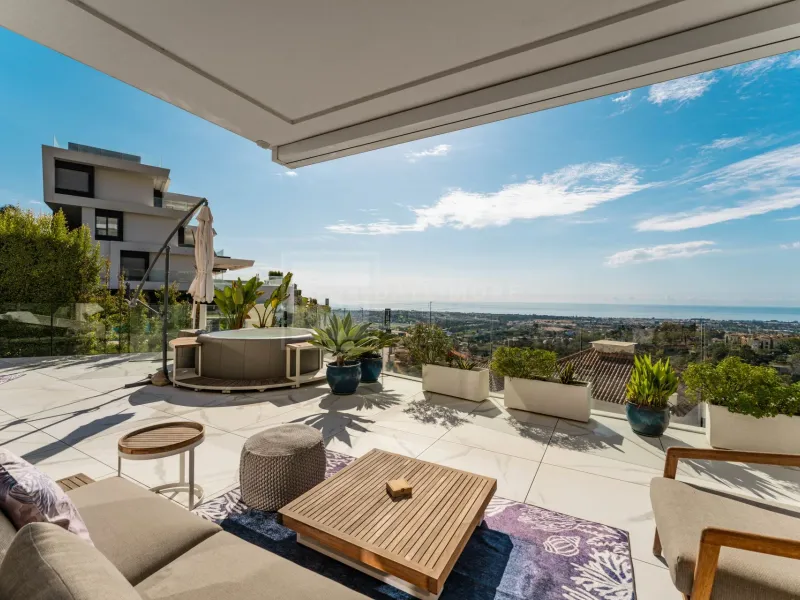 Panoramic Sea And Mountain View Apartment With Vast Terrace In Benahavís