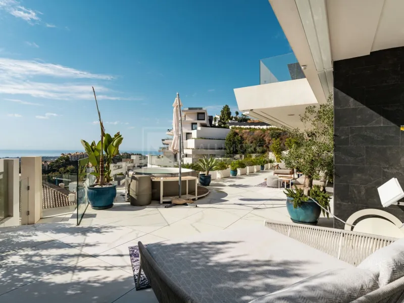Panoramic Sea And Mountain View Apartment With Vast Terrace In Benahavís