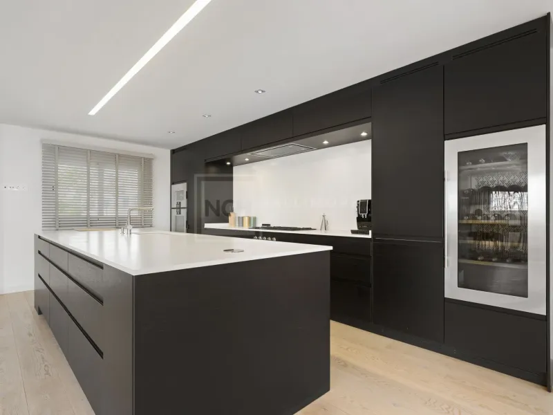 Four-Bedroom Contemporary Duplex With Expansive Terraces And Mediterranean Views