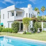 Luxury Renovated Mediterranean Semi-Detached Villa with Heated Pool in Nueva Andalucía 7