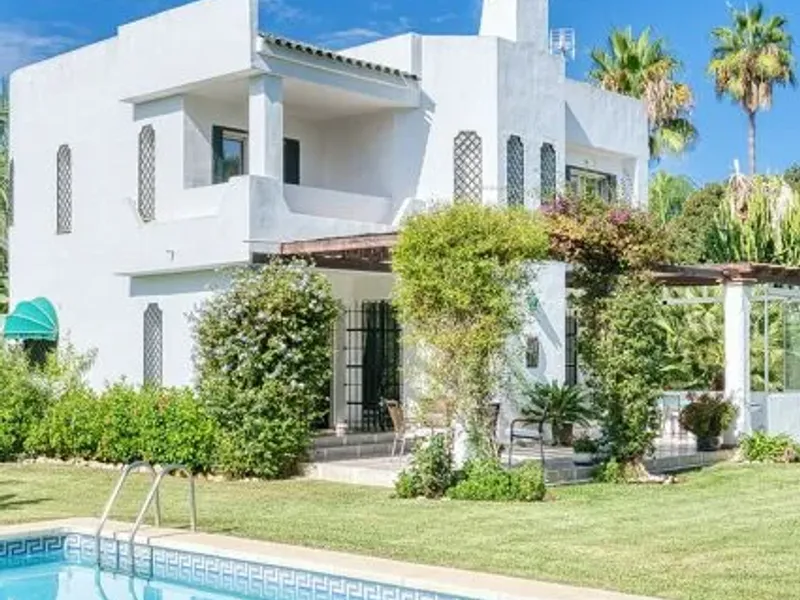 Luxury Renovated Mediterranean Semi-Detached Villa with Heated Pool in Nueva Andalucía