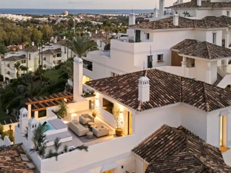 Luxury Renovated Mediterranean Semi-Detached Villa with Heated Pool in Nueva Andalucía