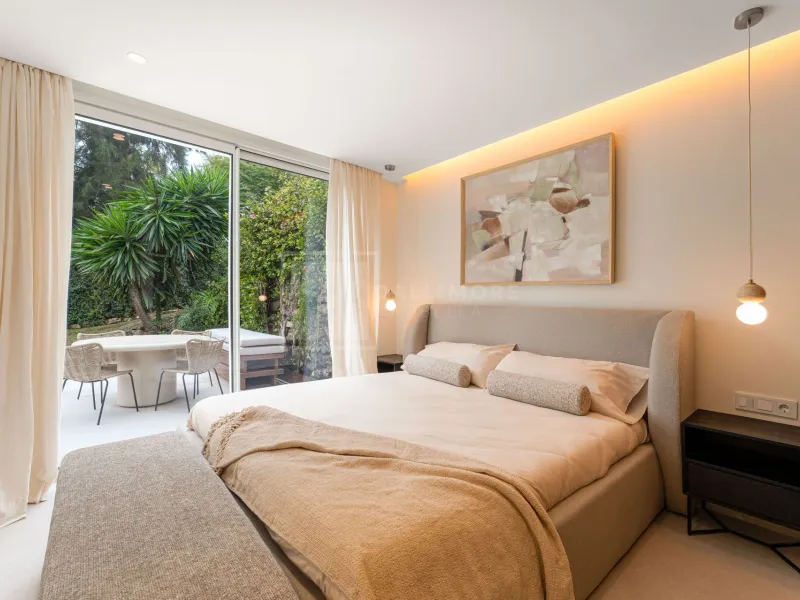 3 Bedroom Gated Retreat With Pools and Golf Walkability in La Quinta