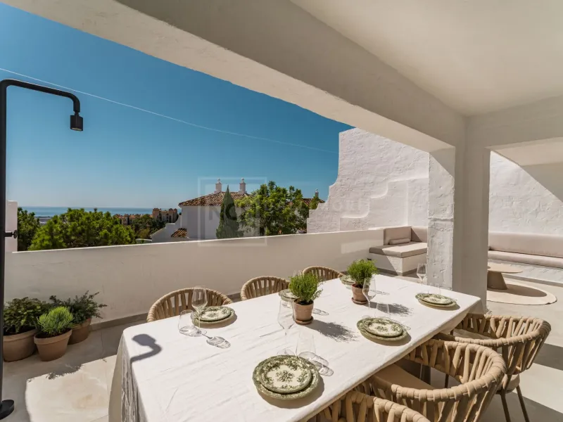 Stunning 3-Bedroom Duplex with Panoramic Sea Views and Terraces in Benahavís