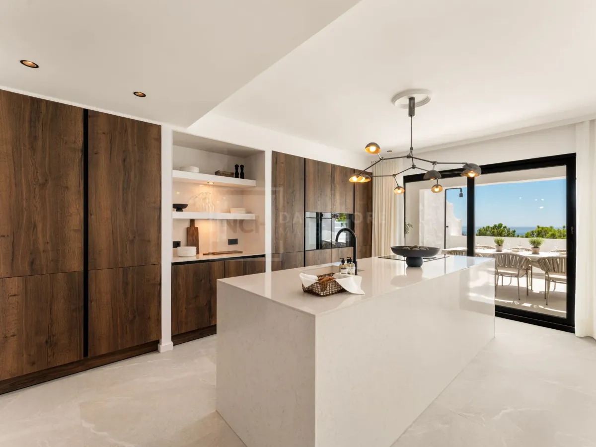 Stunning 3-Bedroom Duplex with Panoramic Sea Views and Terraces in Benahavís