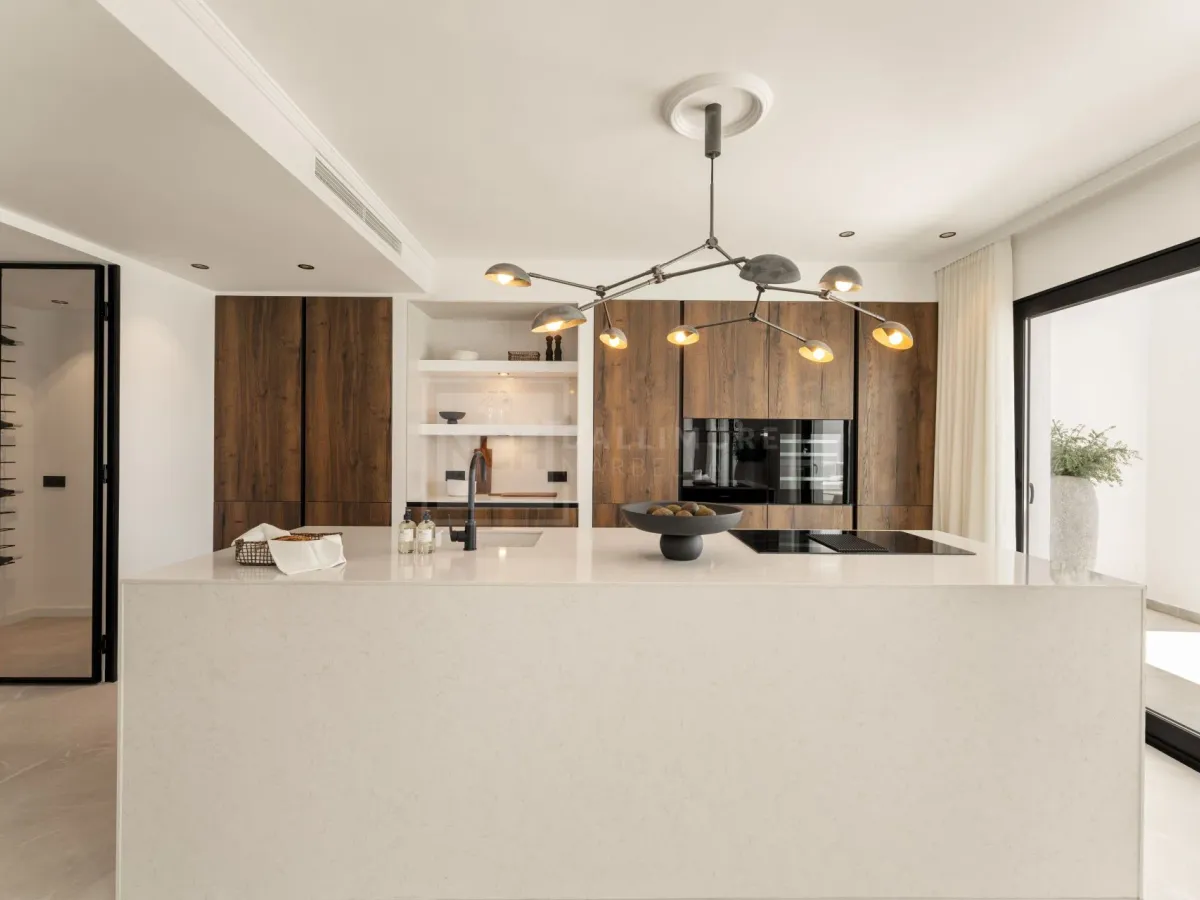 Stunning 3-Bedroom Duplex with Panoramic Sea Views and Terraces in Benahavís