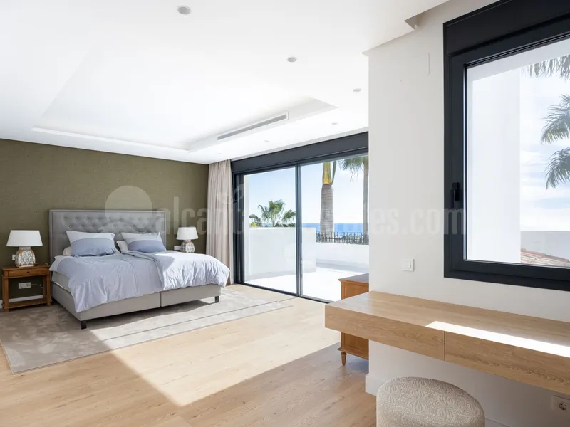 Exquisite Modern Andalusian Masterpiece with Panoramic Sea Views – Los Flamingos, Benahavís