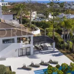 Luxury Contemporary Villa With Sea and Golf Views in El Paraíso Alto, Benahavís 1