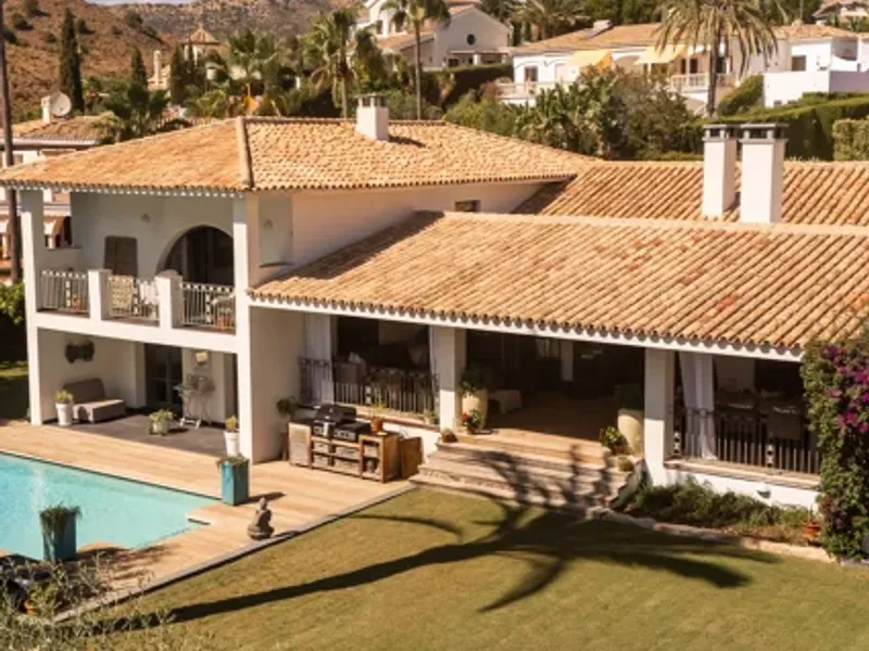 Luxury Contemporary Villa With Sea and Golf Views in El Paraíso Alto, Benahavís