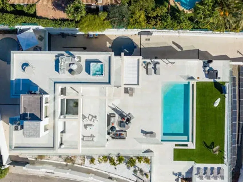 Luxury Contemporary Villa With Sea and Golf Views in El Paraíso Alto, Benahavís