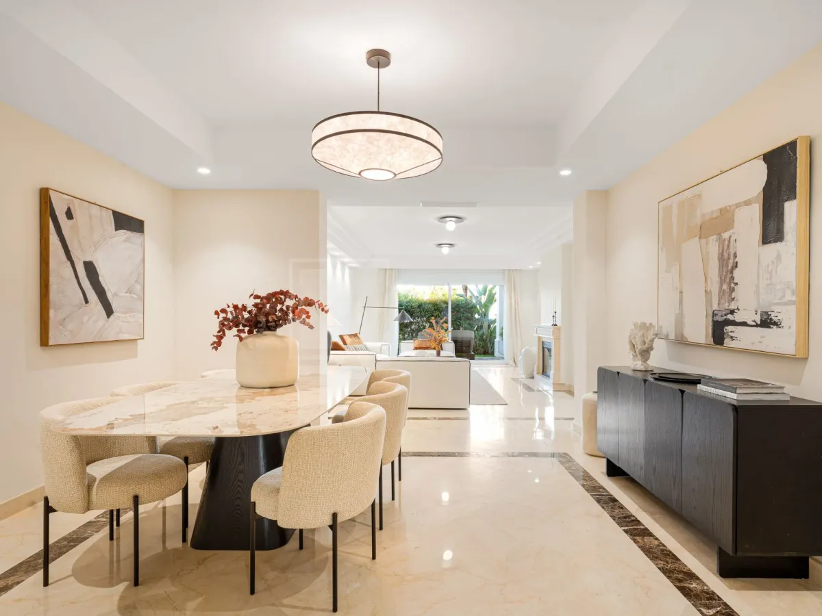 Elegant 3-Bedroom Garden Apartment in Sierra Blanca with Pools and 24h Security