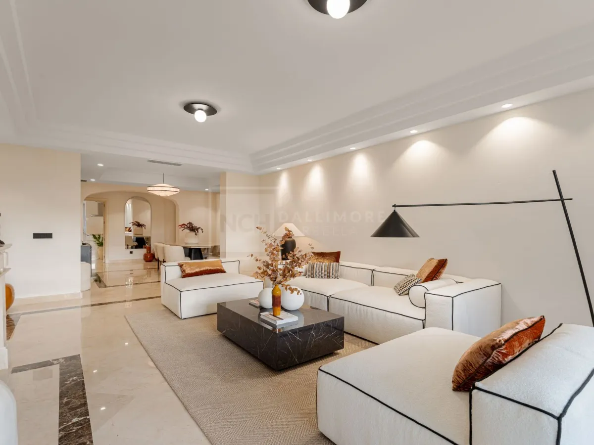 Elegant 3-Bedroom Garden Apartment in Sierra Blanca with Pools and 24h Security