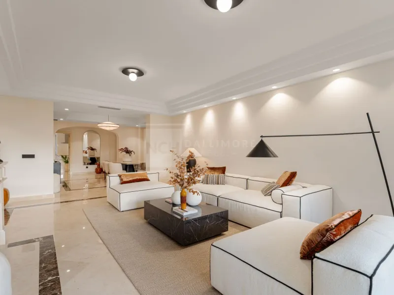 Elegant 3-Bedroom Garden Apartment in Sierra Blanca with Pools and 24h Security