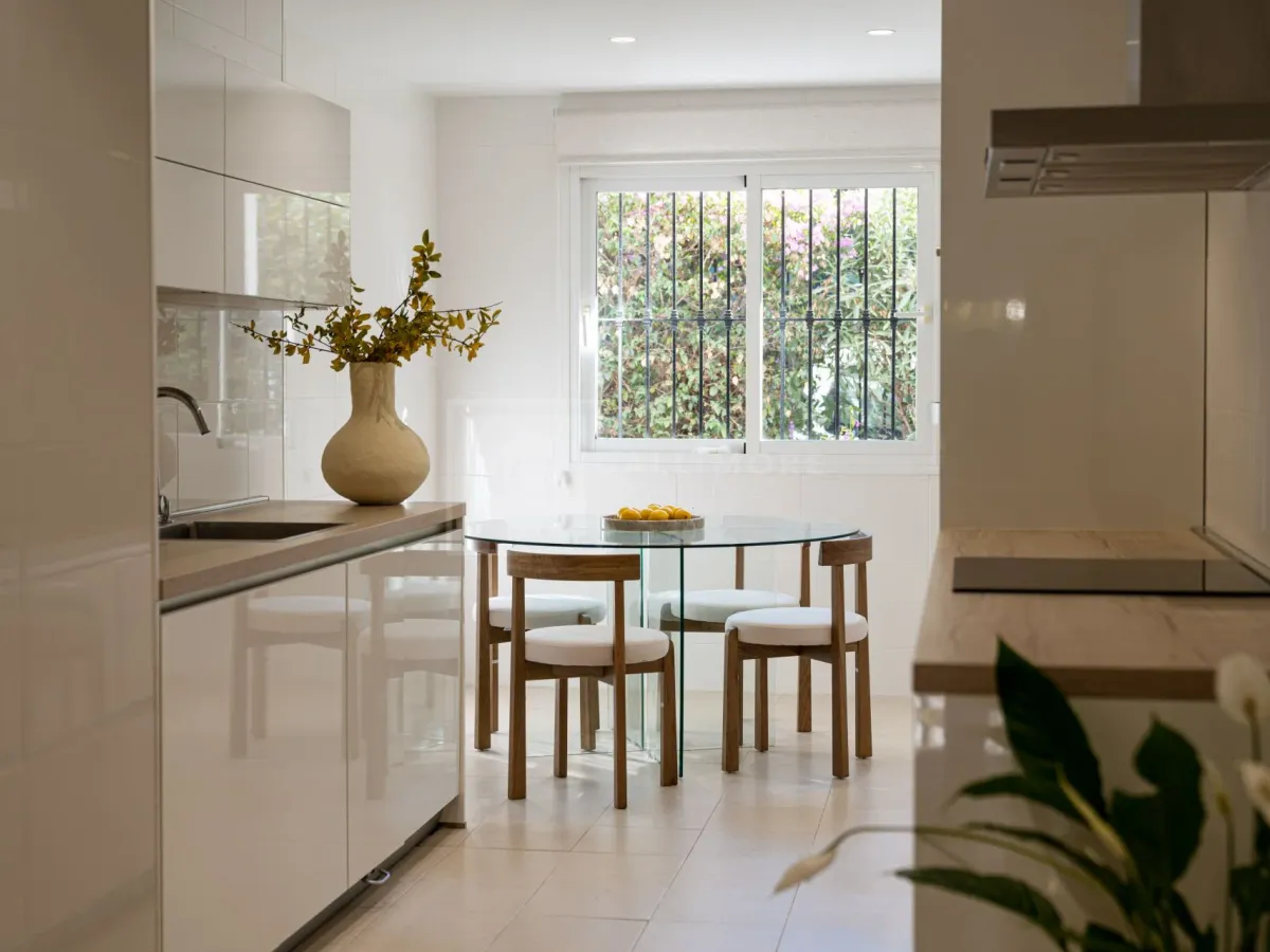 Elegant 3-Bedroom Garden Apartment in Sierra Blanca with Pools and 24h Security