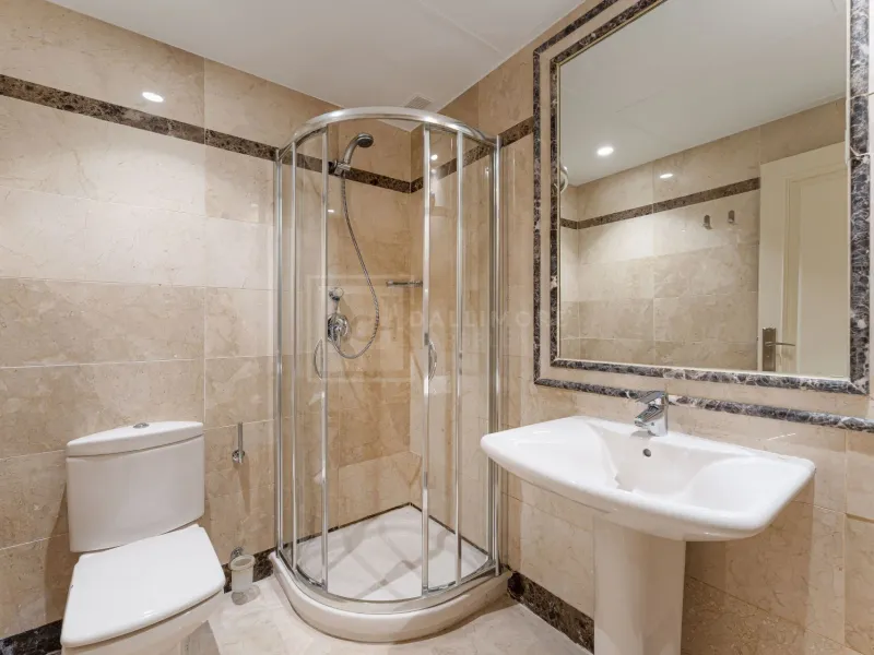 Elegant 3-Bedroom Garden Apartment in Sierra Blanca with Pools and 24h Security