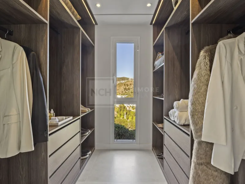 Elegant 3-bedroom Apartment With Sea and Mountain Views in Altos de La Quinta