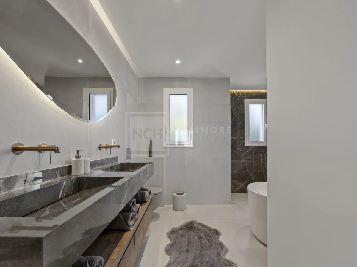 Elegant 3-bedroom Apartment With Sea and Mountain Views in Altos de La Quinta